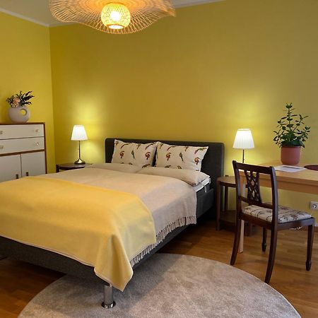 Privatunterkunft Kleiner Balkon In Muenchen West 外观 照片