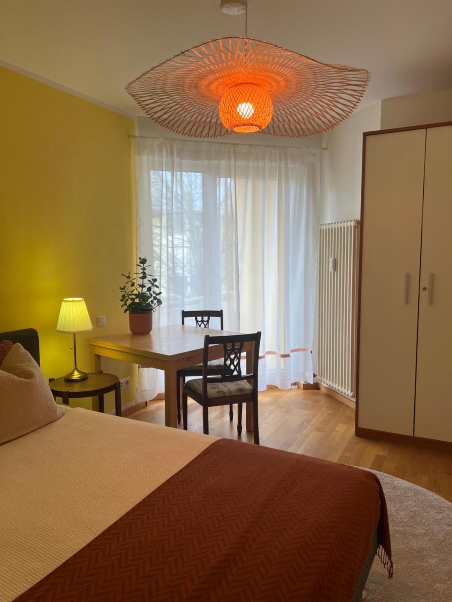 Privatunterkunft Kleiner Balkon In Muenchen West 外观 照片
